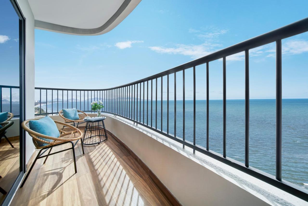 Vias Hotel Vung Tau - Transportation Included Exterior foto A balcony